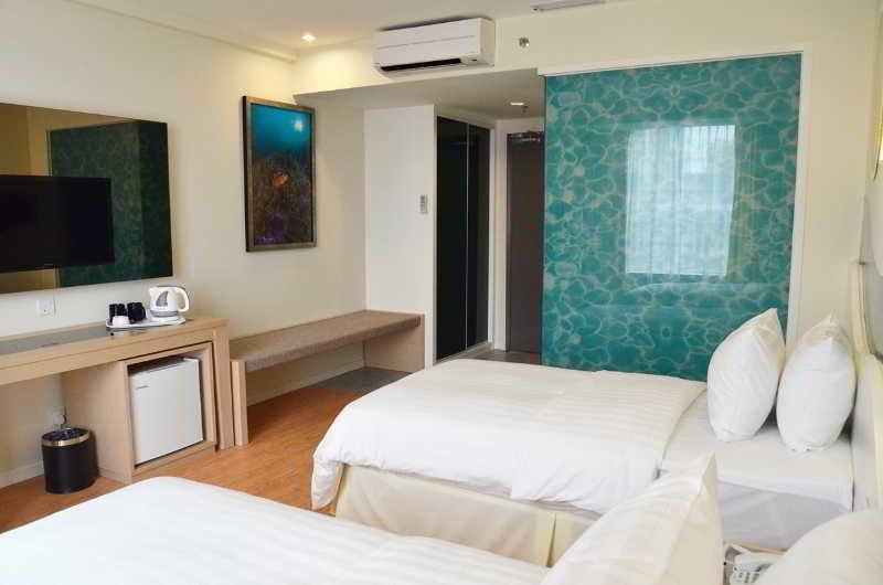 Oceania Hotel Kota Kinabalu Exterior photo