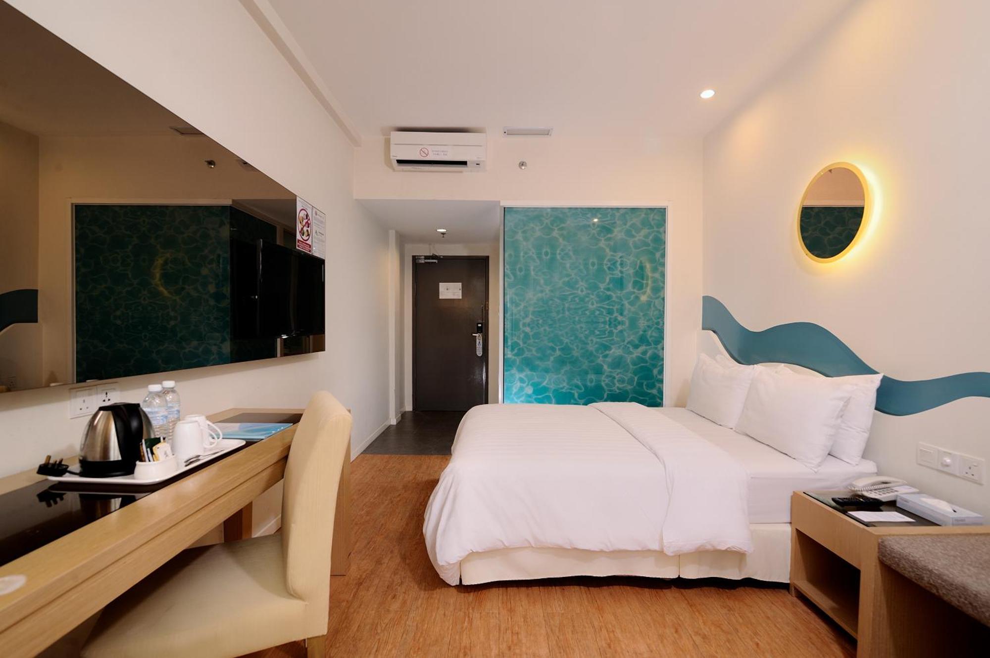 Oceania Hotel Kota Kinabalu Exterior photo