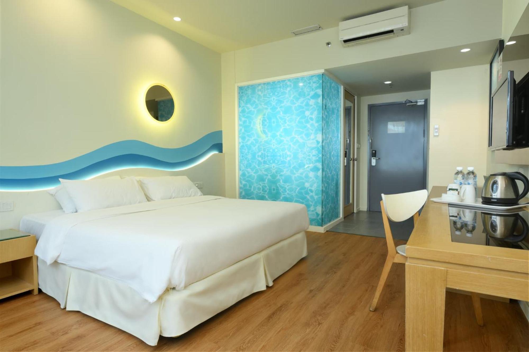 Oceania Hotel Kota Kinabalu Exterior photo