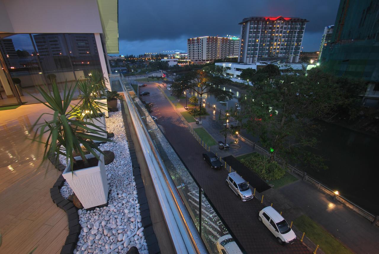 Oceania Hotel Kota Kinabalu Exterior photo